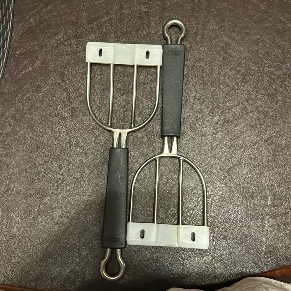 Pampered Chef Meat lifters